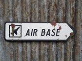 Retro wegwijzer 'Air Base' 60cm | Nieuw oud bord | Vintage stijl