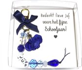 Sleutelhanger JUF | blauw | vierkant doosje | liefste juf | topjuf | bloem | afscheid juf | einde schooljaar
