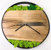 White Raven Unieke Epoxy Resin Wandklok met natuurlijke mos, walnoot hout, Zwart-Metalen Frame, Diameter van 40 cm, Ideale Interieur Wanddecoratie