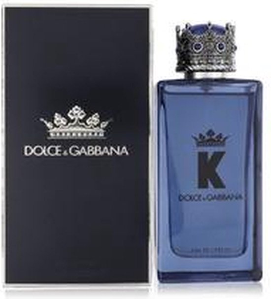 Dolce & Gabbana K Eau de Parfum fles naast een marineblauw doosje.
