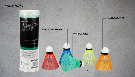 Vijf Avento badminton shuttles met gekleurde PE rokken: rood, groen, blauw, geel en oranje, en witte EVA foam koppen.