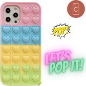 Casies Apple iPhone SE 2020/ 8/ 7 Pop It Fidget Toy telefoonhoesje - Rainbow Heart case - Gezien op TikTok - Soft case hoesje - Fidget Toys