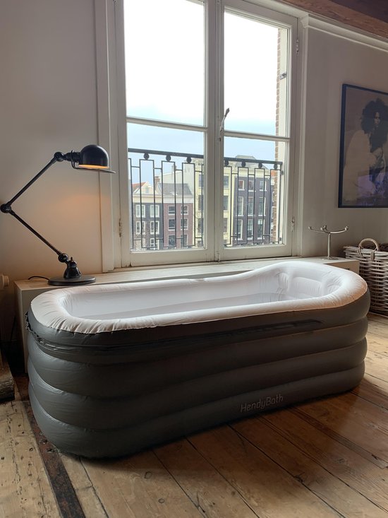 La baignoire gonflable chaude gonflable de 160CM adulte se gonflent avec le  spa