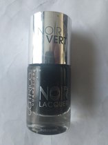 Catrice noir lacquer 06 noir vert