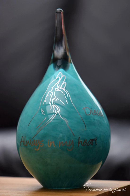Urn van glas met afbeelding en door u aangegeven naam-Turquoise opake urn  met naam en... | bol.com