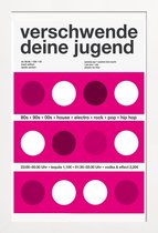 JUNIQE - Poster in houten lijst Verschwende Deine Jugend -30x45 /Roze