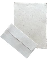 Set van 10 A4 papier en enveloppen van 'tree-free'papier met groene vezels