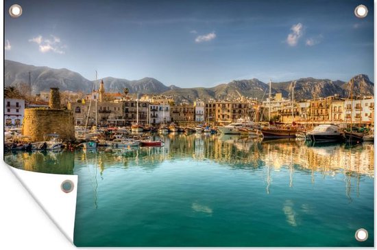 Tuinposter - Tuindoek - Tuinposters buiten - De haven van Kyrenia met helder zeewater op Cyprus - 120x80 cm - Tuin
