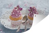 Muurdecoratie Twee cupcakes met een glazuur torentje - 180x120 cm - Tuinposter - Tuindoek - Buitenposter