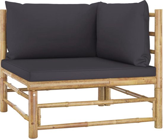 Hoekmodule van de bamboe loungeset met donkergrijze kussens.