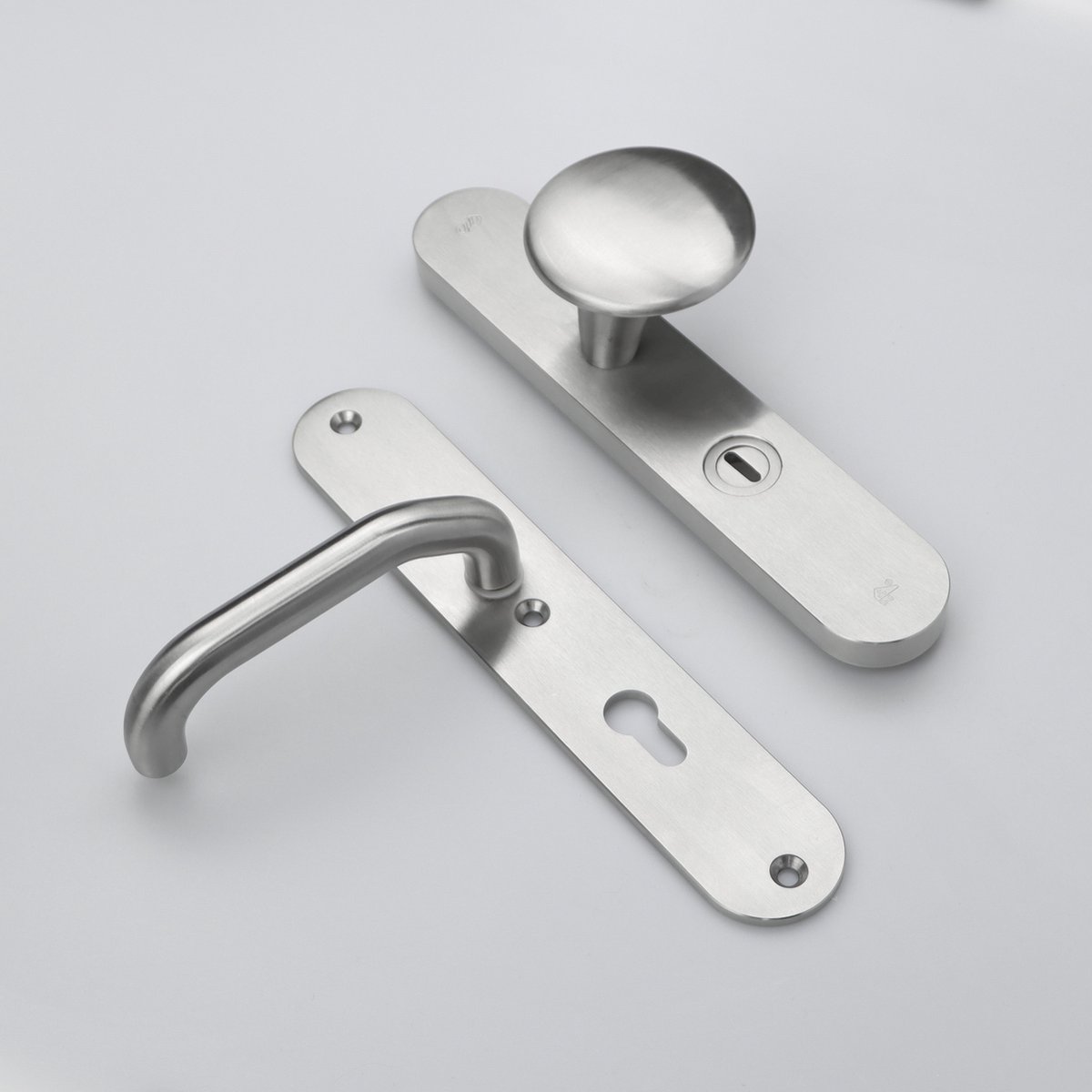 MASSIEF RVS Tzunali Deurbeslag. Model MINHO SKG*** BREED T=15/5 VKTB (kerntrek) PC72 BUITEN KNOP GUARDA; BINNEN KRUK FORNOS