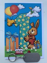 Akyol - verjaardagskaart met envelop en sleutelhanger hoera 1 jaar kaartje met sleutelhanger - Verjaardag - Gefeliciteerd - verrassing - Jarig - 1 jaar - Kaartje - sleutelhanger