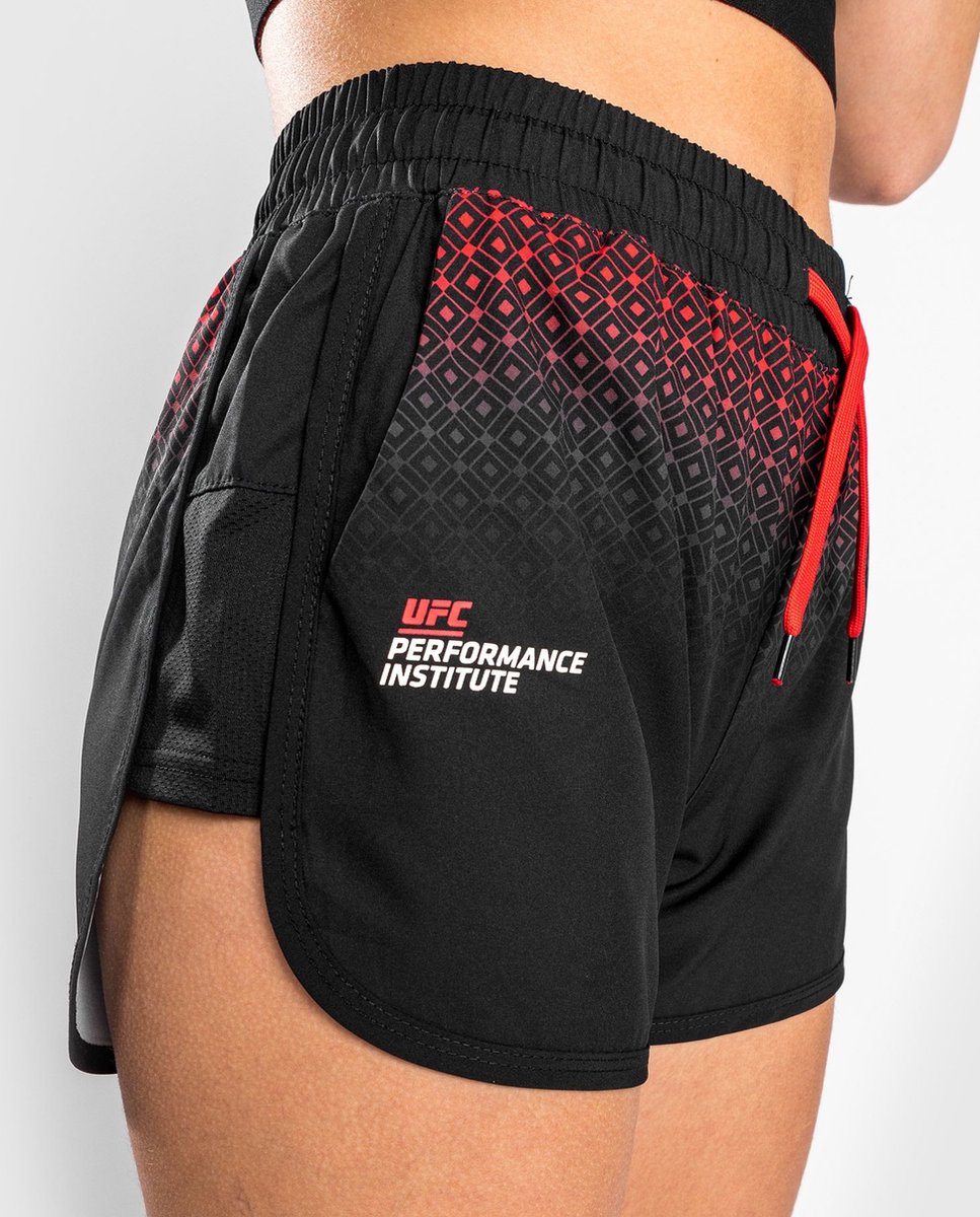 UFC Venum Performance Institute Trainingsshort Dames Zwart Rood maat L