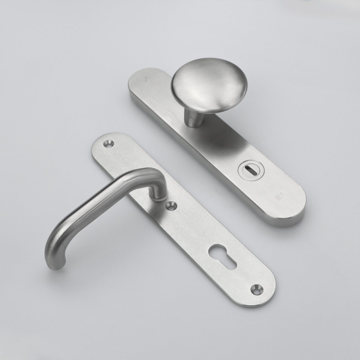 MASSIEF RVS Tzunali Deurbeslag. Model MINHO SKG*** BREED T=15/5 VKTB (kerntrek) PC92 BUITEN KNOP GUARDA; BINNEN KRUK FORNOS