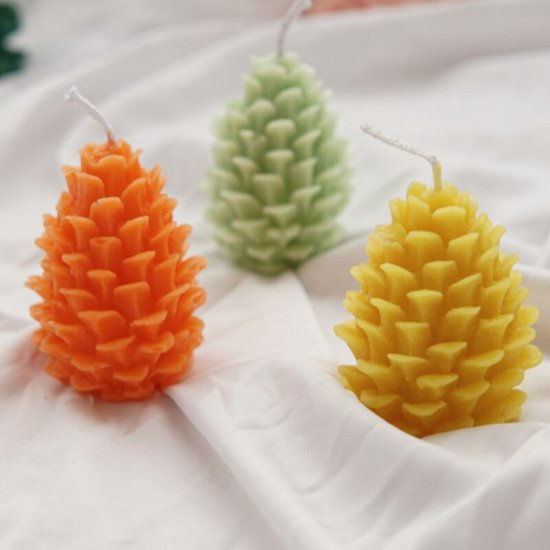 Doe-het-zelf dennenappels, kaarsvormen, 3D kerstkaarsvorm