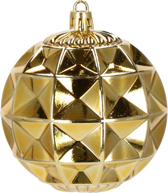 Gouden kerstbal met een gedetailleerd facettenpatroon.