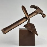 Sculptuur Klusser Hamer en troffel - 26 cm - brons kleur - polyresin