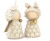 Luna-Leena duurzame houten kegel pop lam van bio katoen & hout - gebroken wit - set van 2 - hand gehaakt in Nepal - schaap decoratie - pasen - pegg dolls - pionnen - kegelpoppetjes - wooden cone doll