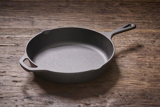 Grillpan gietijzer met houten handvat - ø 24 x 4 cm - Gietijzeren pan voor alle warmtebronnen