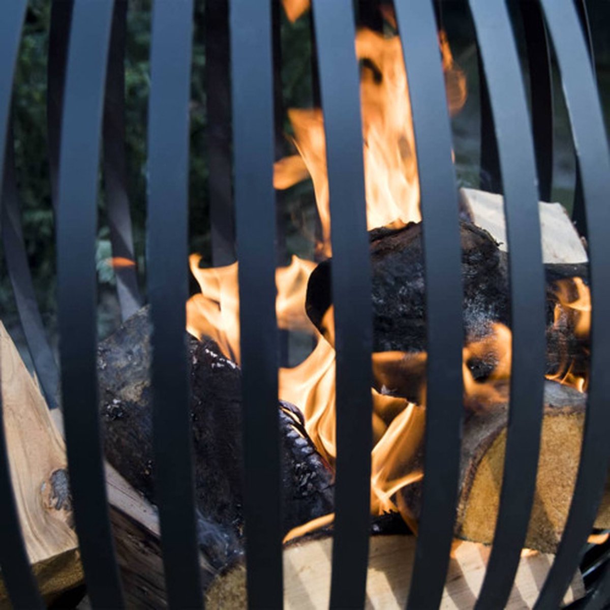 Esschert Design Boule de feu Rayures - Noir