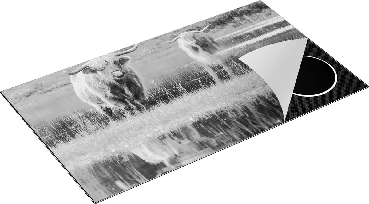 Chefcare Inductie Beschermer Twee Schotse Hooglanders in het Moeras - Zwart Wit - 90x50 cm - Afdekplaat Inductie - Kookplaat Beschermer - Inductie Mat