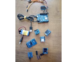Arduino Wemos kit met twee D1 modulen, oled, diverse schilden voor sensoren