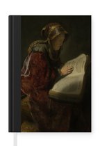 Notitieboek - Schrijfboek - Oude lezende vrouw, waarschijnlijk de profetes Hanna - Schilderij van Rembrandt van Rijn - Notitieboekje klein - A5 formaat - Schrijfblok