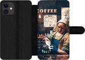 Bookcase Geschikt voor iPhone 11 telefoonhoesje - Melkmeisje - Barista - Vermeer - Koffie - Cappuccino - Met vakjes - Wallet case met magneetsluiting