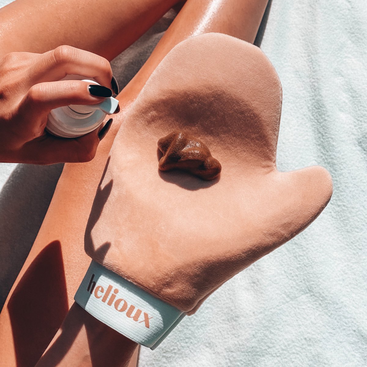 Helioux® Zelfbruiner Mousse Express Medium (1-3 uur) - Self Tanning Mousse voor Lichaam & Gezicht Medium Donker - Instant Tan - Vegan & Dierproefvrij - Natuurlijke Ingrediënten – foto 4