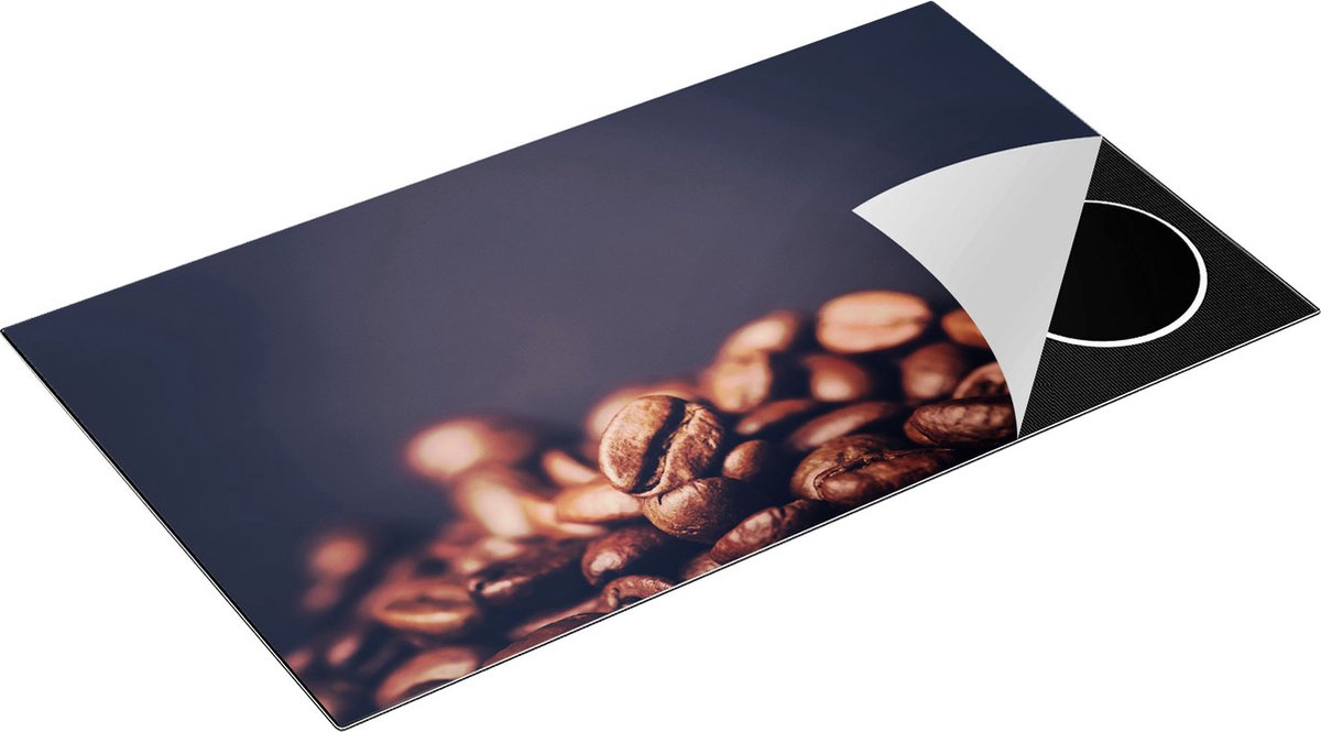 Chefcare Inductie Beschermer Koffie Bonen op een Zwart Achtergrond - 90x50 cm - Afdekplaat Inductie - Kookplaat Beschermer - Inductie Mat
