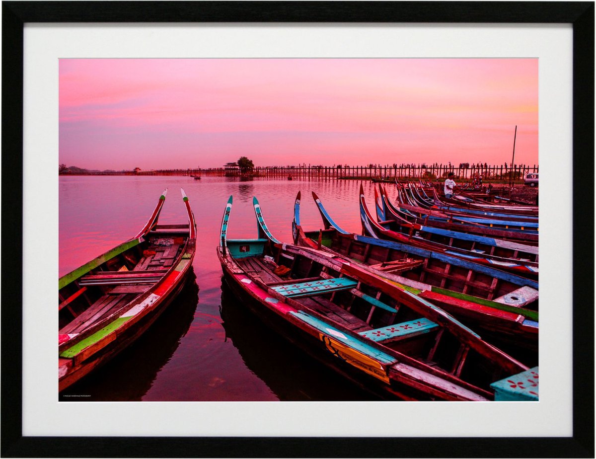 Deknudt Frames Poster in lijst - haven in rode avondzon - 60x80 cm zwart