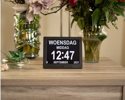Utilis Digitale Klok XL - Wekker - Kalender met Datum, Tijd en Alarm - Ochtend, Middag en Avond Aanduiding - Zwart Dementie - Voor Alle Leeftijden - Kunststof - Modern Design - Rechthoekig - Binnen Gebruik Utilis Digitale Klok XL - Wekker - Kalender met Datum, Tijd en Alarm - Ochtend, Middag en Avond Aanduiding - Zwart Dementie - Voor Alle Leeftijden - Kunststof - Modern Design - Rechthoekig - Binnen Gebruik