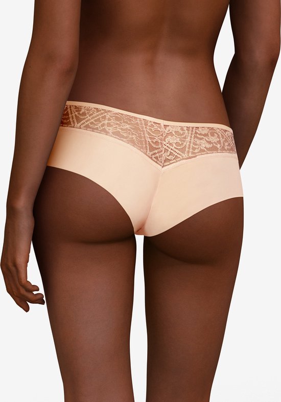 Shorty Tanga Chantelle – Taille 42 – Coloris Nacre – Réf 3214 – Neuf Sans étiquette
