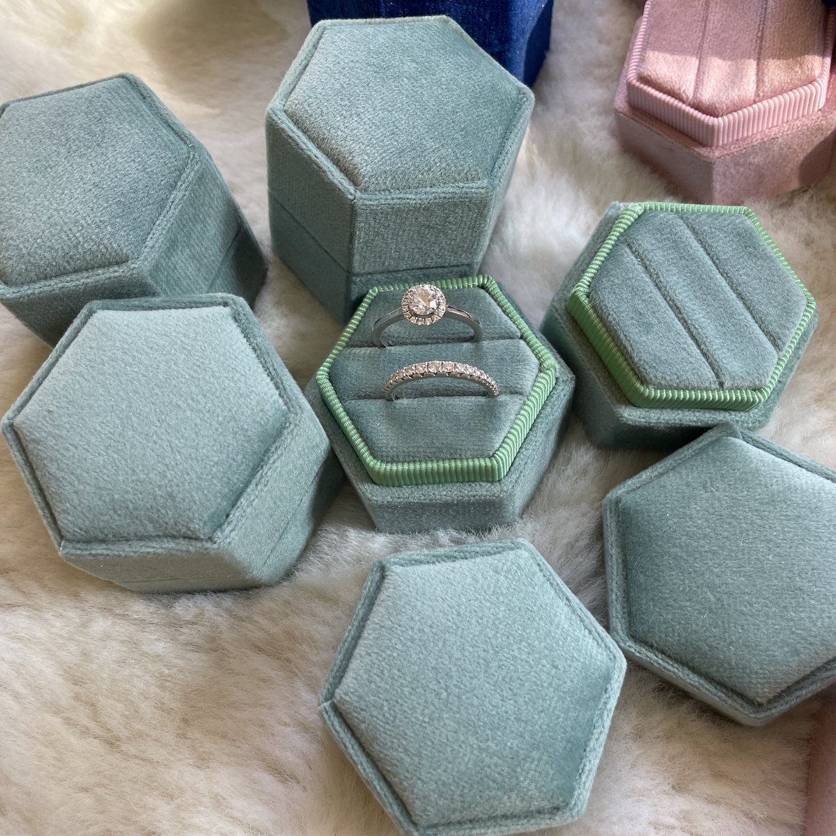 Vintage geïnspireerde Hexagon fluwelen trouwring box-lichtgroen-voor 2 rings