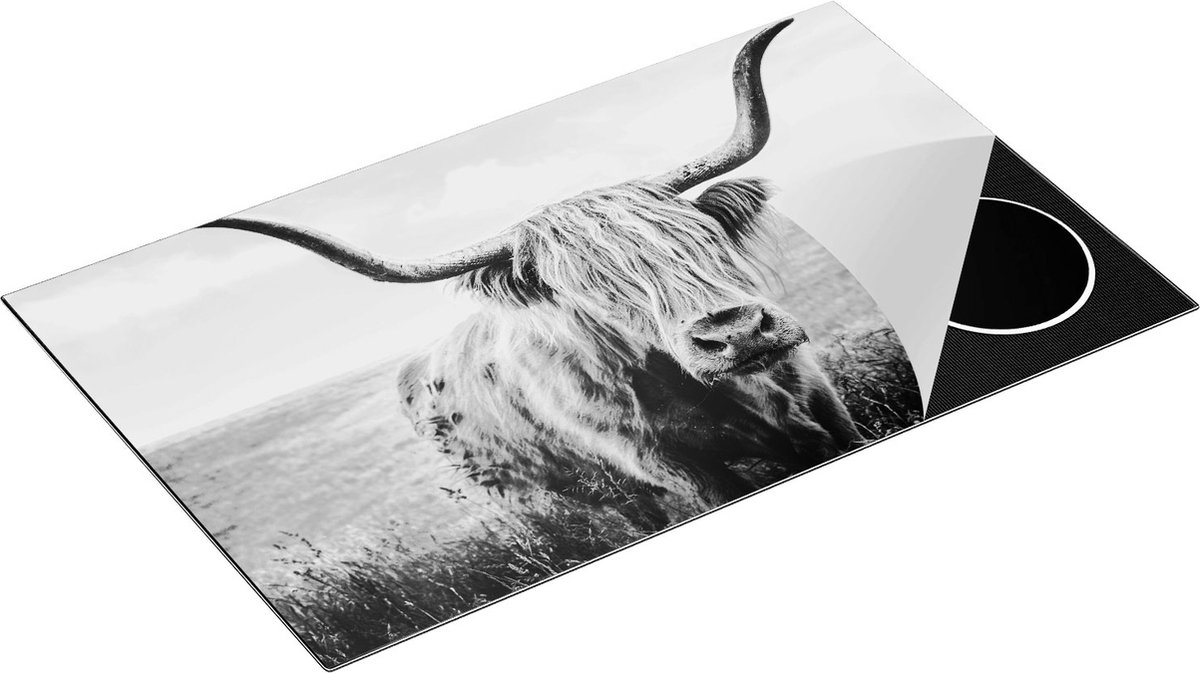 Chefcare Inductie Beschermer Schotse Hooglander Koe in de Wei - Zwart Wit - 85x52 cm - Afdekplaat Inductie - Kookplaat Beschermer - Inductie Mat