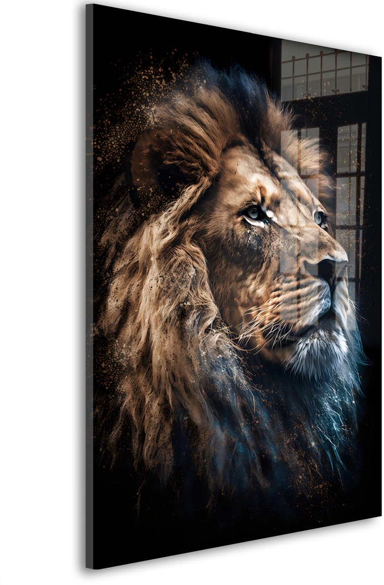 Glasschilderij Majestueuze schaduwkoning opstijgt - 120 x 80 cm - Leeuw - Dierenhoofden - Acrylaat - Inclusief wandbevestiging - Foto op plexiglas - Wanddecoratie woonkamer – Modern – Modern
