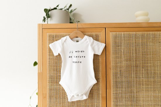 Baby rompertje met tekst - Jij wordt de liefste tante - Maat 50-56 - Aankondiging zwangerschap - Cadeau - Zwangerschap aankondiging - aankondiging baby - pregnancy announcement