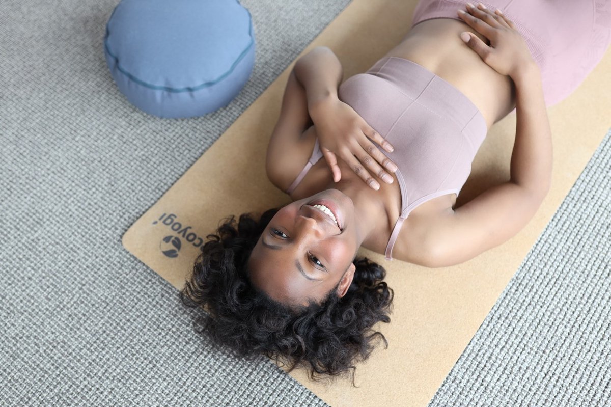 Yogamat Kurk Premium Ecoyogi - 185 x 61 x 0,4 cm - zorgt juist bij vochtige omstandigheden voor betere grip - anti-slip natuurrubber aan de onderzijde thumbnail 3