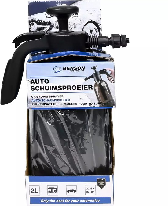 Verpakking van de Benson autoschuimsproeier 2L, met een afbeelding van een auto op de doos.