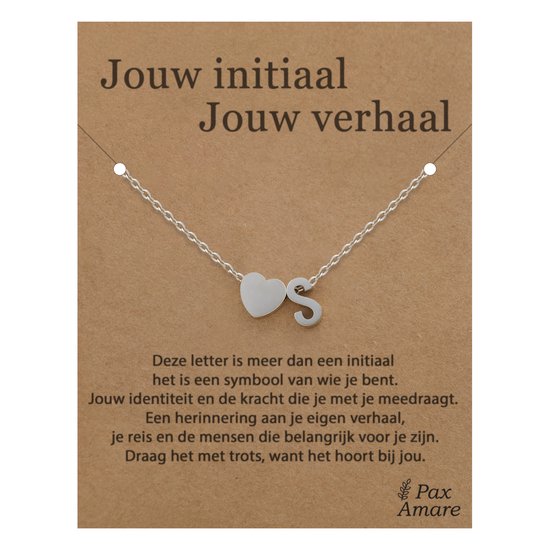 Collier Lettre S sur Carte Cadeau - Votre Initiale, Votre Histoire - 45 cm Acier Inoxydable Argenté - Pendentif Initiale et Cœur - Pax Amare