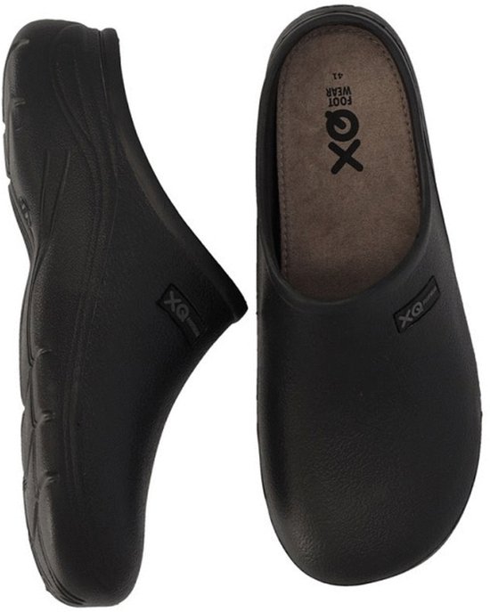 Zwarte klomp van XQ Footwear, zijaanzicht en bovenaanzicht.