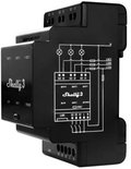 Zwarte Shelly Pro 3 DIN-railrelais met schema-opdruk, aangesloten in een schakelkast.