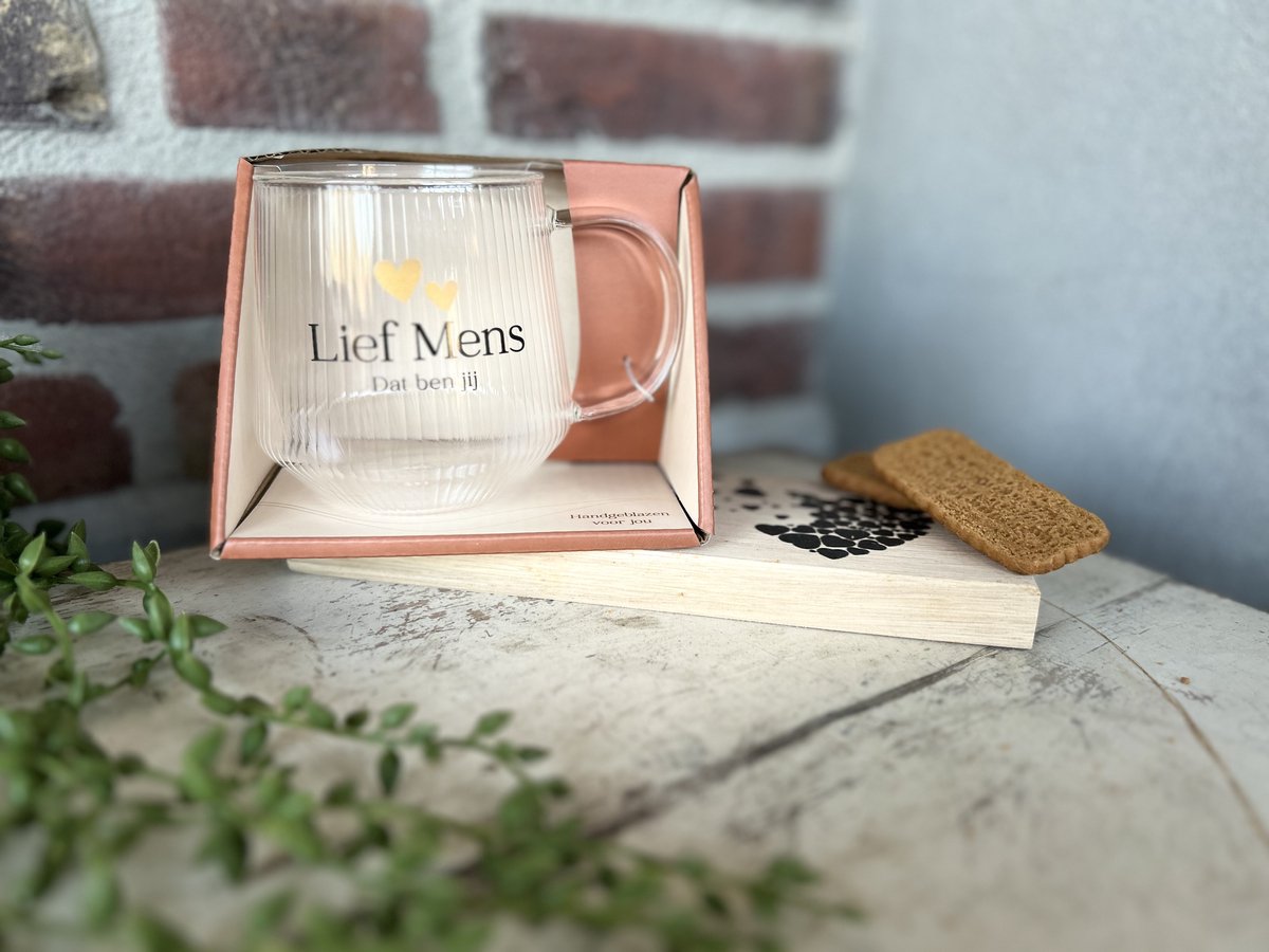 Creaties van Hier - Cadeaupakket Theeglas met Plankje - Lief mens - Glas - Hout - Moederdag