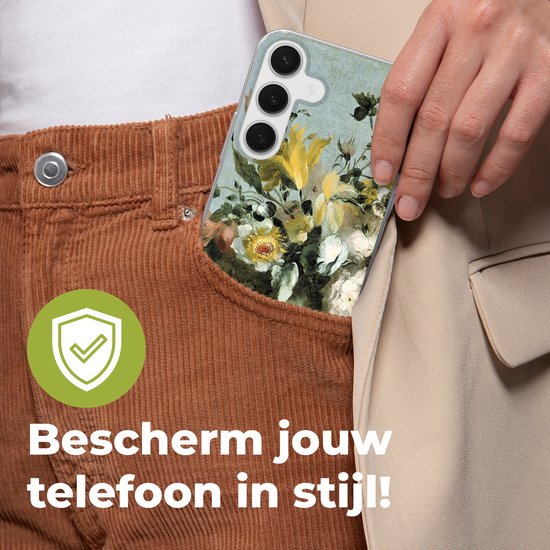 Coque de téléphone avec un tableau de bouquet de fleurs baroque, comprenant des lys jaunes, des roses blanches et des touches d'orange, glissée dans une poche.