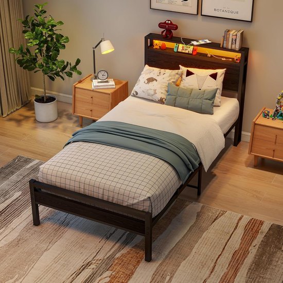Juskys Gestoffeerd bed Paris 90 x 200 cm in zwart - bed met LED, lattenbodem en hoofdeinde - modern frame met kunstlederen bekleding