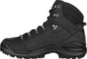 Zijkant van een zwarte LOWA Renegade wandelschoen met veters en Gore-Tex label.