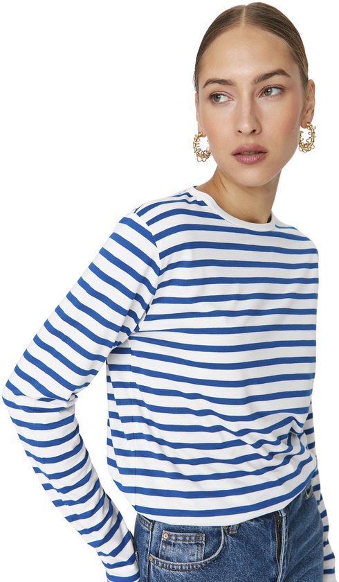 Trendyol T-shirt Basis à manches standard pour femme