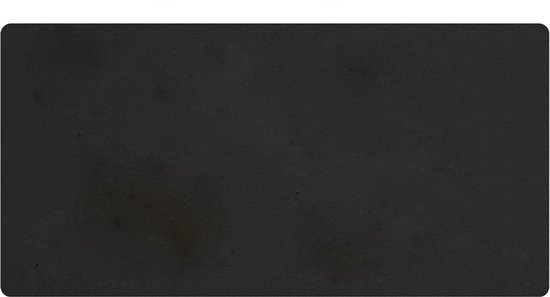 Un tapis de bureau rectangulaire noir.