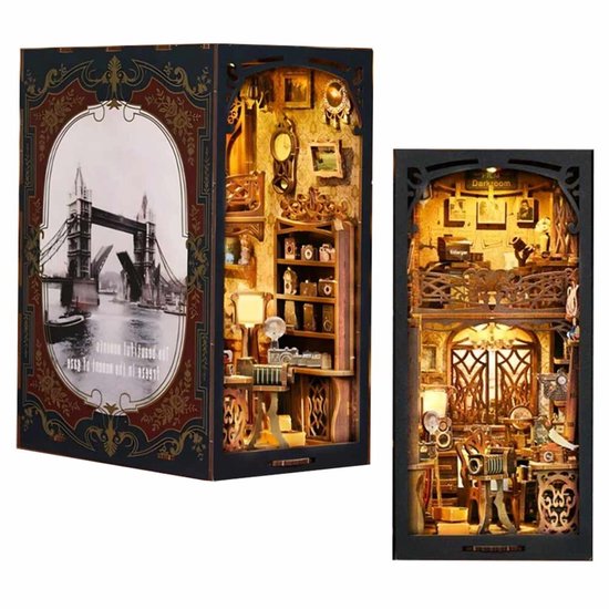 Diorama's in boekvorm: een filmstudio en een boekenkast met brug van Londen illustratie.