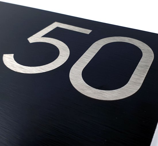 Plaque de porte d'entrée, Look acier inoxydable noir, gravée - 20 x 15 cm - Personnalisable - Aspect Luxe - Avec ou sans numéro de maison - Résistante aux intempéries